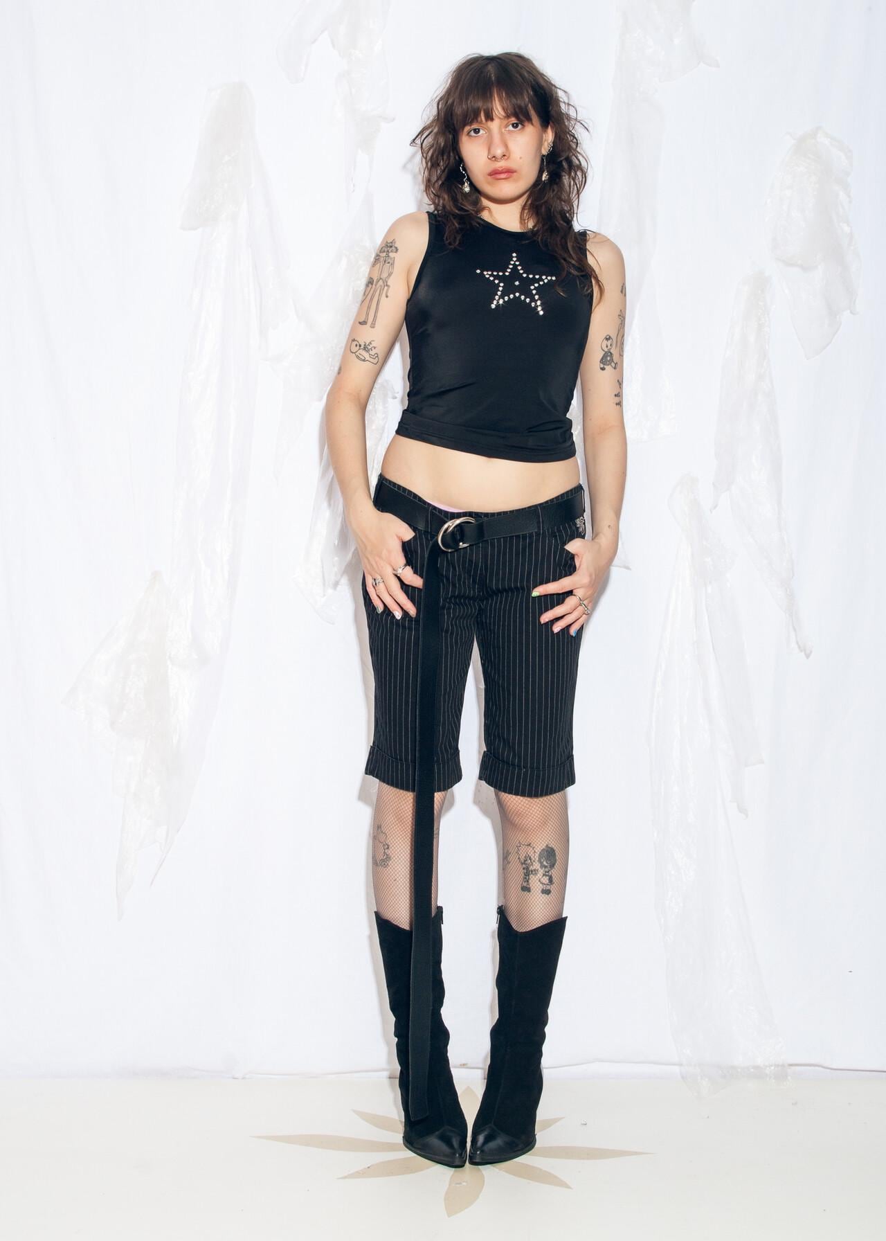 Vintage Y2K Low Rise Capri Pants in Black Pinstriped - 2000s