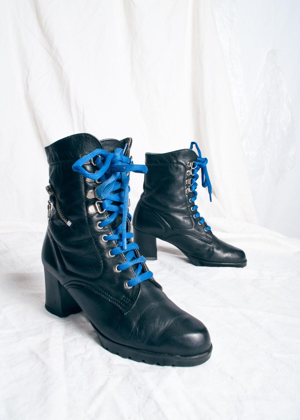 Vintage 90s Leather Boots in Black - 1990s Grunge Style High Heel Victorian Shoes - Size 36.5, foto 1 di 5