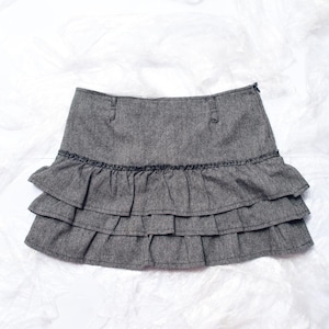 Vintage Y2K Mini Skirt in Grey - 2000s Low Rise Frilly Micro Skirt - Grunge Whimsigoth Style - Size S