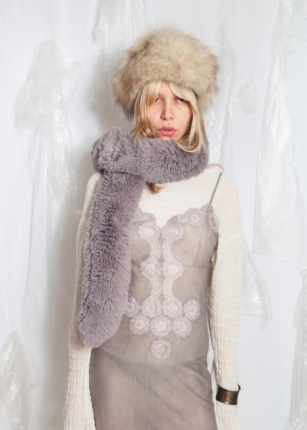 Vintage Y2K Faux Fur Scarf in Grey - 2000s Furry Shawl Cozy Grunge