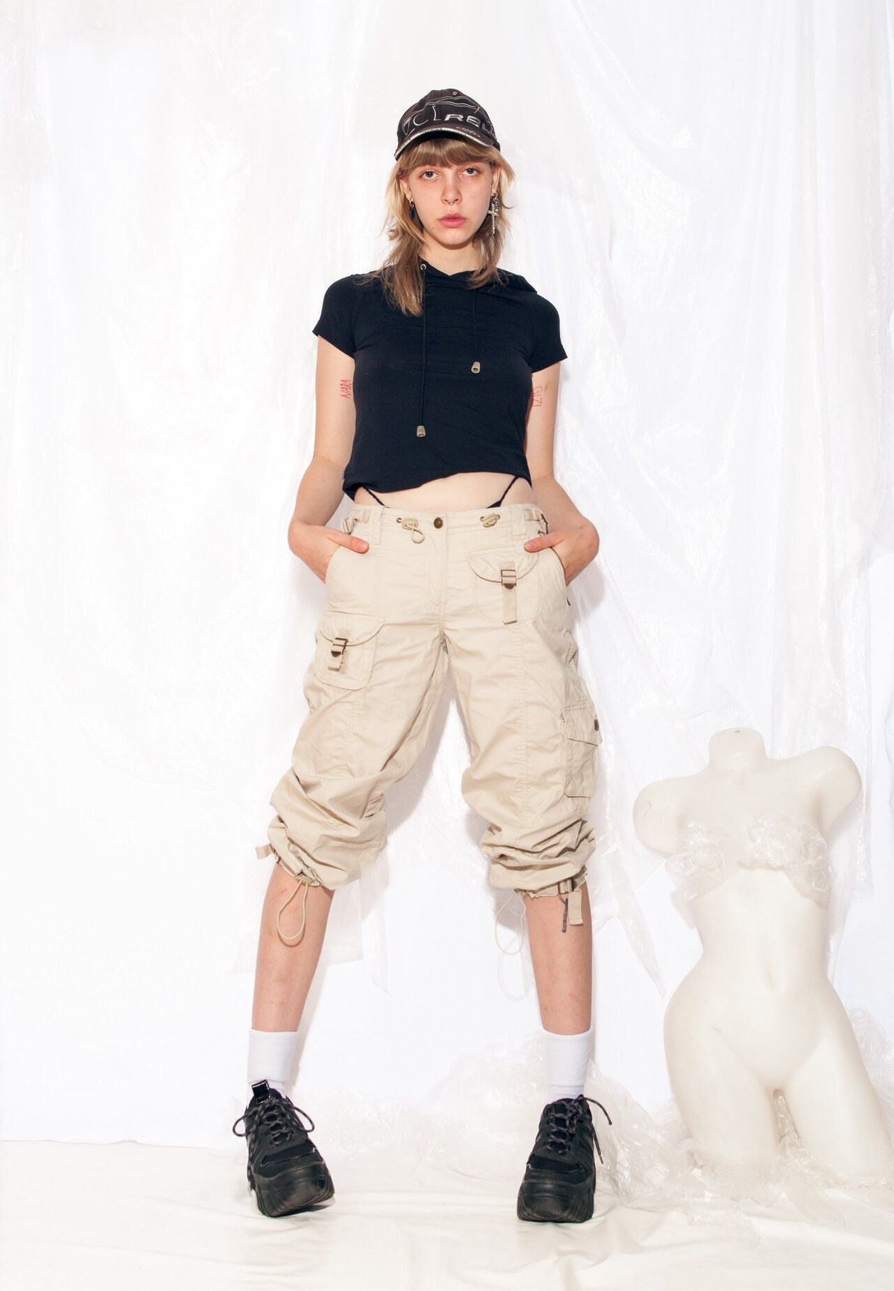 Vintage Capri Pants Y2K Gorpcore Cargo Shorts in Beige 2000s