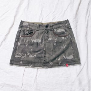 Vintage Y2K Mini Skirt in Camo Grey Brown - 2000s Punk Grunge Low Rise Cotton Camo Military Print - Y2K Vintage Fashion - Size M