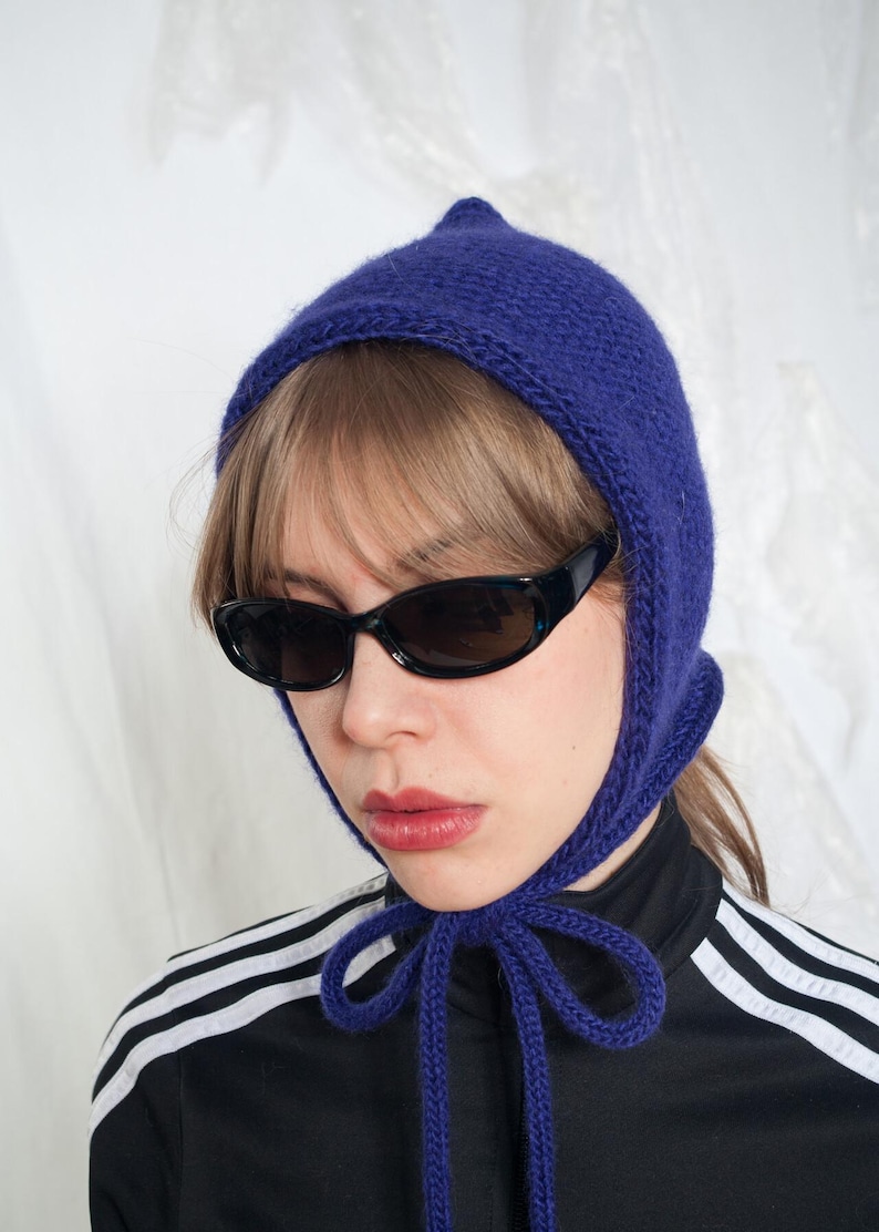 Handmade Knitted Hood in Purple made from Vintage Yarn - Baby Bonnet Hat with Bow - Sustainable Fashio Designer Accessory image 3