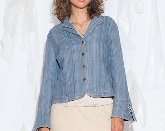 Y2K Jeansjacka - Vintage Klockärmad Cropped Kavaj - Kritstripig Fairy Grunge - Storlek L