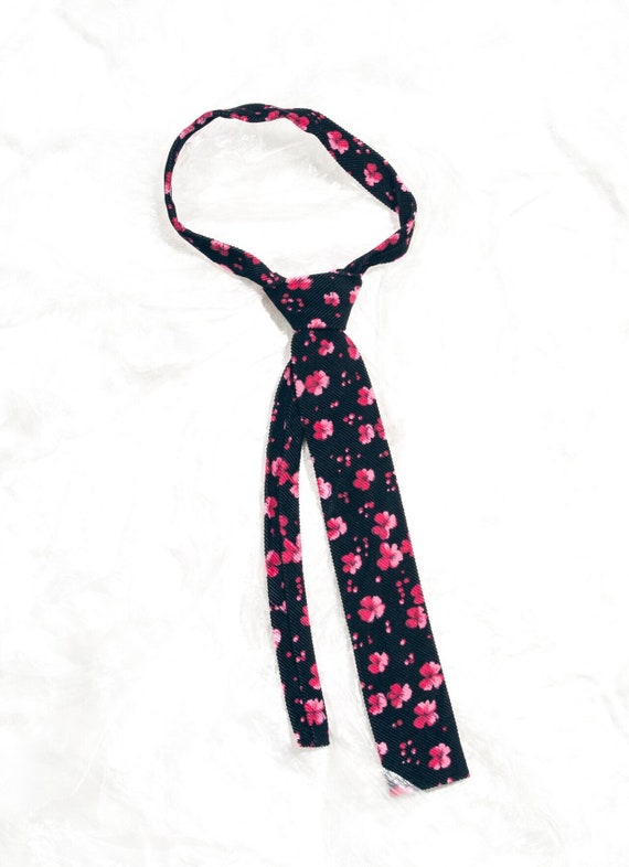 Vintage Y2K Corduroy Tie in Pink Flowerk 90s Neckt