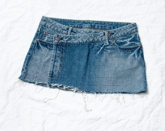 Vintage Y2K Denim Micro Skirt in Blue - 2000s Low Rise Whimsi Twee Grunge Style Mini - Size M