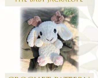 Schema per realizzare un coniglietto amigurumi all'uncinetto, modello Baby Jackalope di Juniper (schema in PDF)