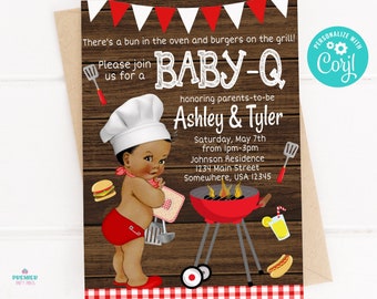 Pode incluir: Um convite para chá de bebê imprimível com uma ilustração de desenho animado de um bebê vestido de chef segurando uma espátula. O convite tem um fundo xadrez vermelho e branco e o texto "Baby-Q" em fonte branca. O texto "Please join us for a" está acima da ilustração do bebê. O texto "honoring parents-to-be Ashley & Tyler" está abaixo da ilustração do bebê. O texto "Saturday, May 7th from 1pm-3pm Johnson Residence 1234 Main Street Somewhere, USA 12345" está abaixo dos nomes dos pais. O texto "Personalize with Coril" está no canto superior direito do convite.