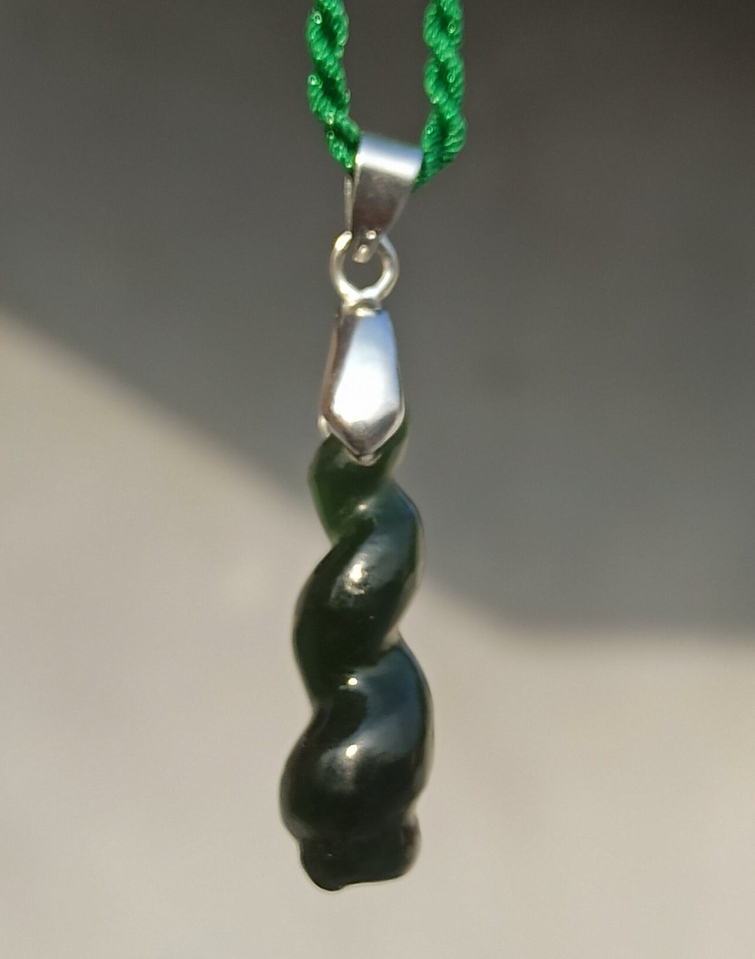 Best Quality and Natural Green Crome Serpentin Cone Shell Shape Pendant ...