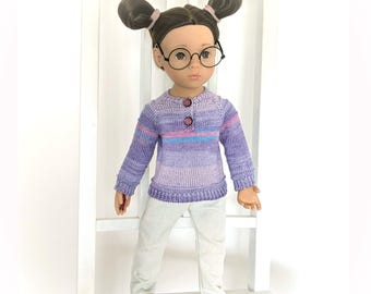 Suéter polo de punto sin costuras hecho a mano para muñecas Gotz de 48 cm, jersey de manga larga a rayas lavanda con botones, ropa Gotz Happy Kidz.