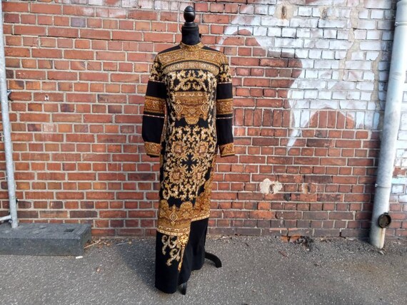 Luxurious 70s maxi dress