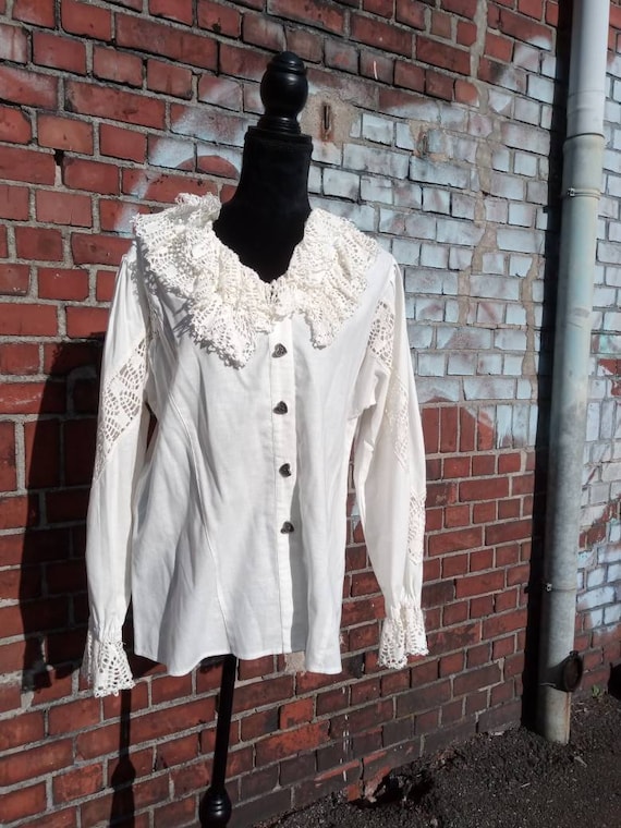 Vintage folklore blouse