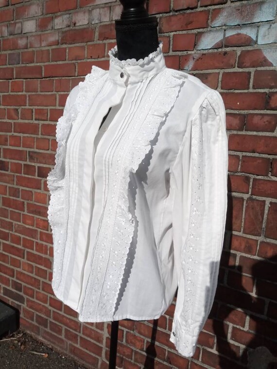 Victorian vintage blouse 70s