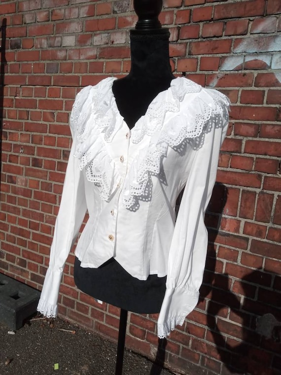 Waisted 80s folklore blouse
