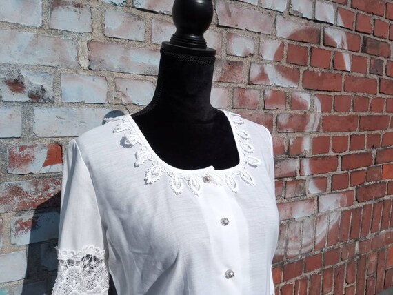 Hand-stitched folklore blouse 70s - image 2