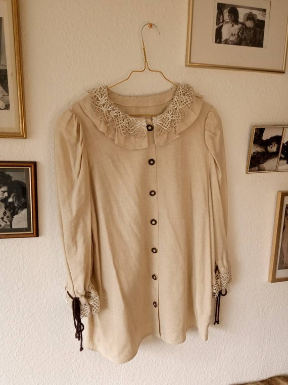 Vintage folklore blouse lace collar