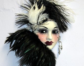 Unique Creations Small Lady Face Mask Wall Hanging Decor