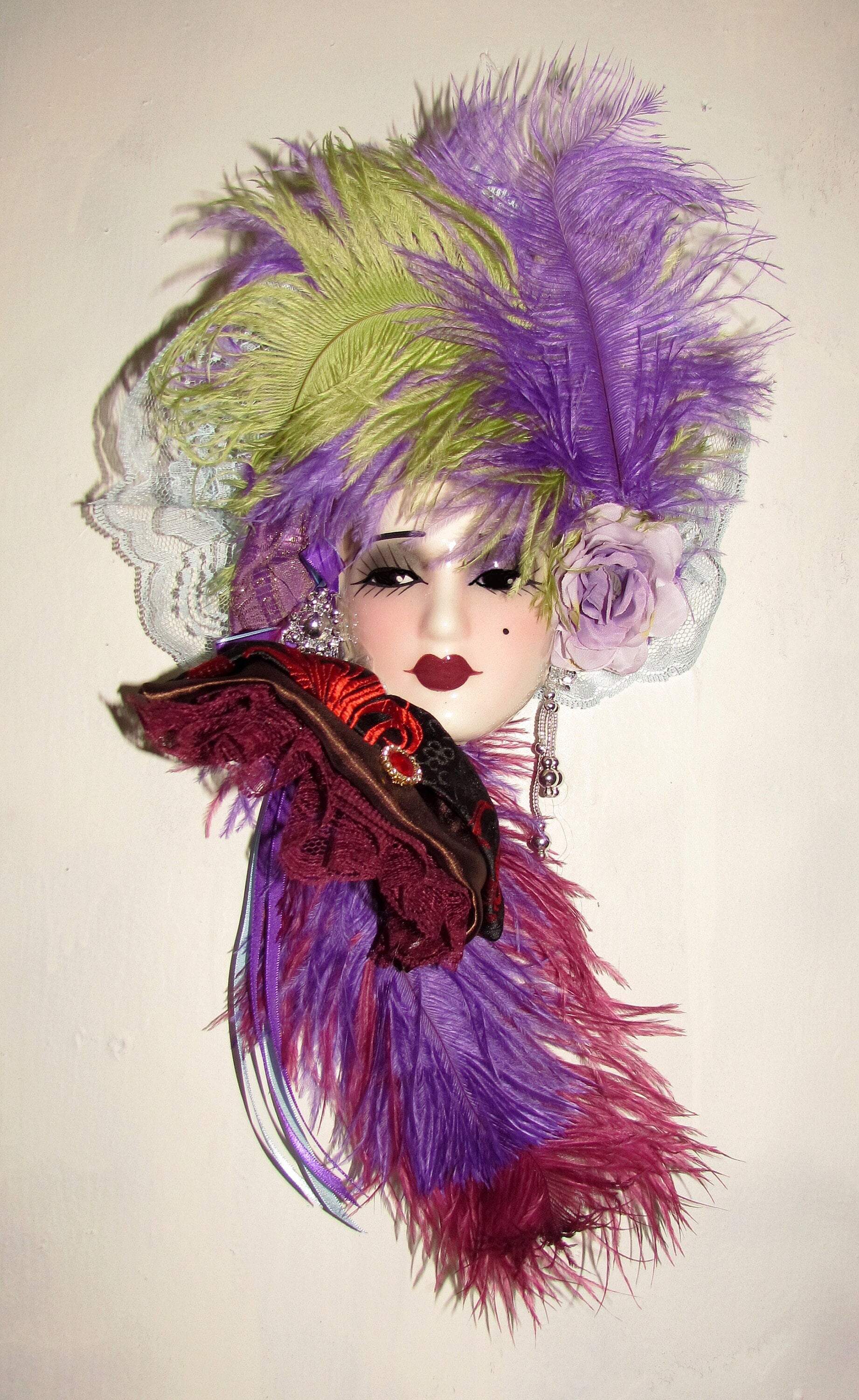 Unique Creations Lady Face Mask Wall Art, Wall Hanging Decor - NEW IN BOX
