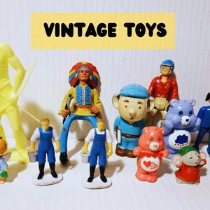Vintage Toy Lot, Vintage Cowboys and Indians, Mixed Toy Lot of Plastic Figures