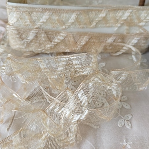 Antike MILLINERY BRAID Handgewebte Crinoline-Trim-Hut-Kleid-Einfassung Vintage 1920er Jahre Verkauft lose Lagerware 3,5 cm breit Meterware erhältlich Satin-Schimmer
