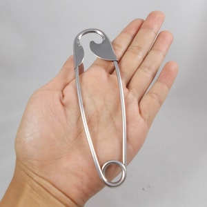 Extra Large Giant Jumbo Laundry Safety Pins 4 & 5 Inch 110mm & 128mm x2 Pins Extra Large Giant Jumbo Laundry Safety Pins 4 & 5 Inch 110mm & 128mm x2 Pins