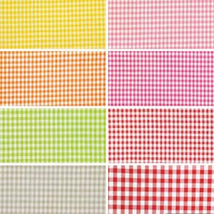 Könnte beinhalten: Acht verschiedene farbige Gingham-Stoffmuster. Die Muster sind in zwei Reihen zu vier angeordnet. Die Farben sind gelb, orange, grün, beige, rosa, magenta, rot und weiß.