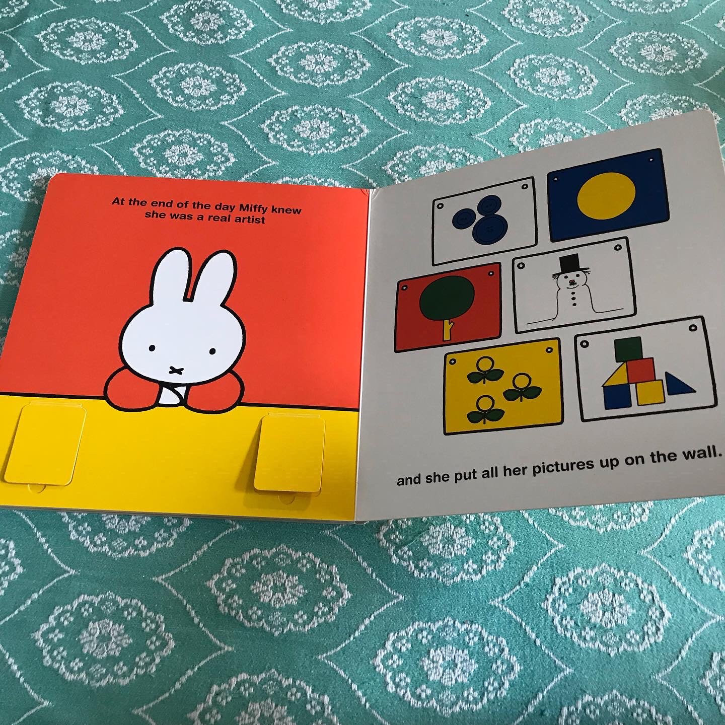 Dick Bruna 木製フレーム付 Paperback PB015 Miffy the Artist Board Book. Dick Bruna. Hardback. Flap