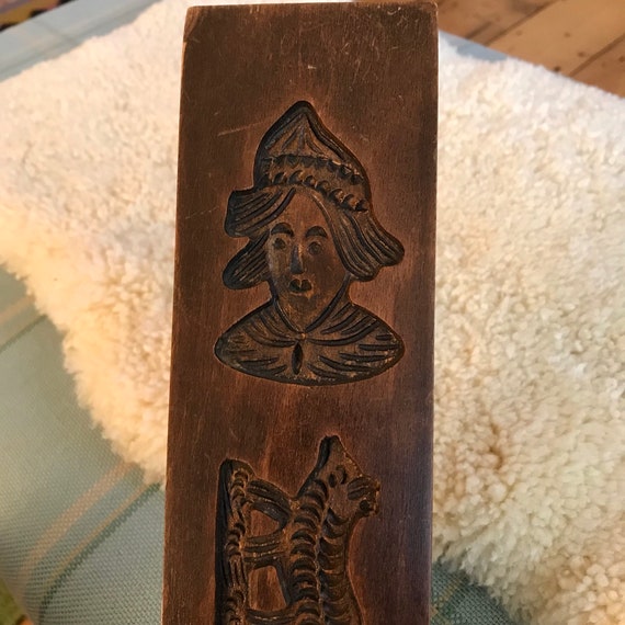 wooden gingerbread mould