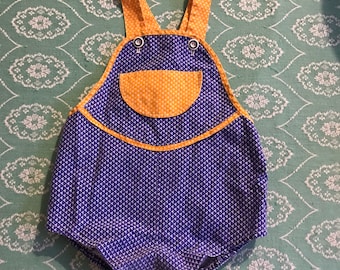 Cross back Polkadot print vintage baby onsie. Beach Romper. Blue, orange. 0-3 m.Pocket. 80s 90s