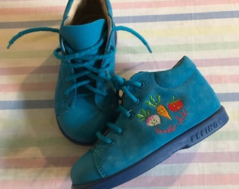 Pepino Ricosta vegetable embroidery tomato club!  little blue Shoes. Euro 22. Boots