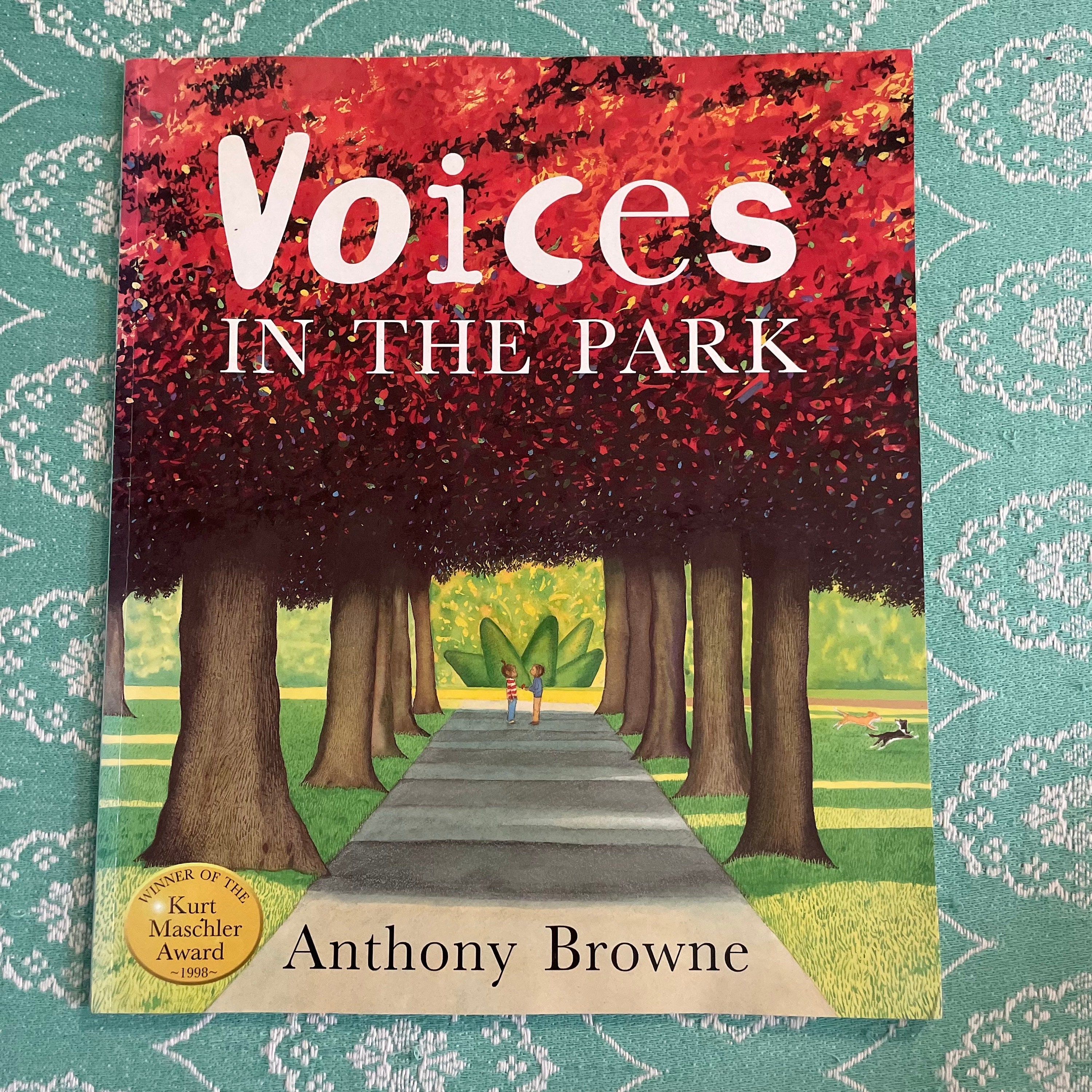 Voices in the Park. Anthony Browne Children's Book.funny Classic