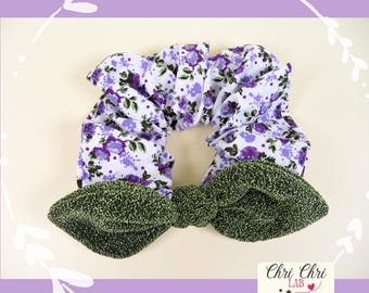 Scrunchie with shiny bow