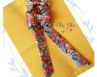Silk scrunchie with bow, Sicilian-inspired pattern.