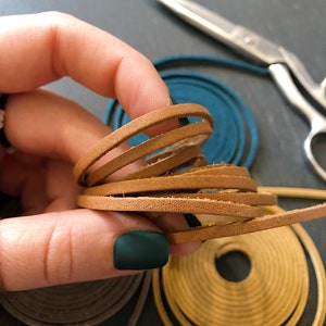 Echtlederstreifen für Geschenke und handgefertigt, pflanzlich gebräuntes Lederband, Lederband für Armband, Lederohrringe, Ledergürtel, 1,5 m x 0,3 cm