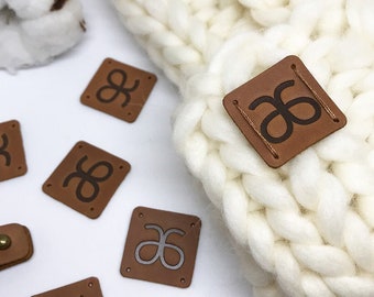 genähte Etiketten aus Leder personalisiert 3 x 3 cm, personalisierte Lederetiketten, personalisierte Häkeletiketten, Etiketten zum Stricken oder Stricken