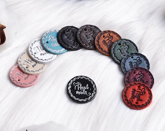 Etiquetas circulares de cuero hechas a mano, etiquetas de tejer, etiquetas de ganchillo, etiquetas de cuero, etiquetas de cuero, etiqueta circular de 20 mm x 20 mm con agujeros