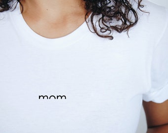 Mama T-Shirt | Minimalist | Birthday present | Mother | Gift | Family | Individually | Ladies