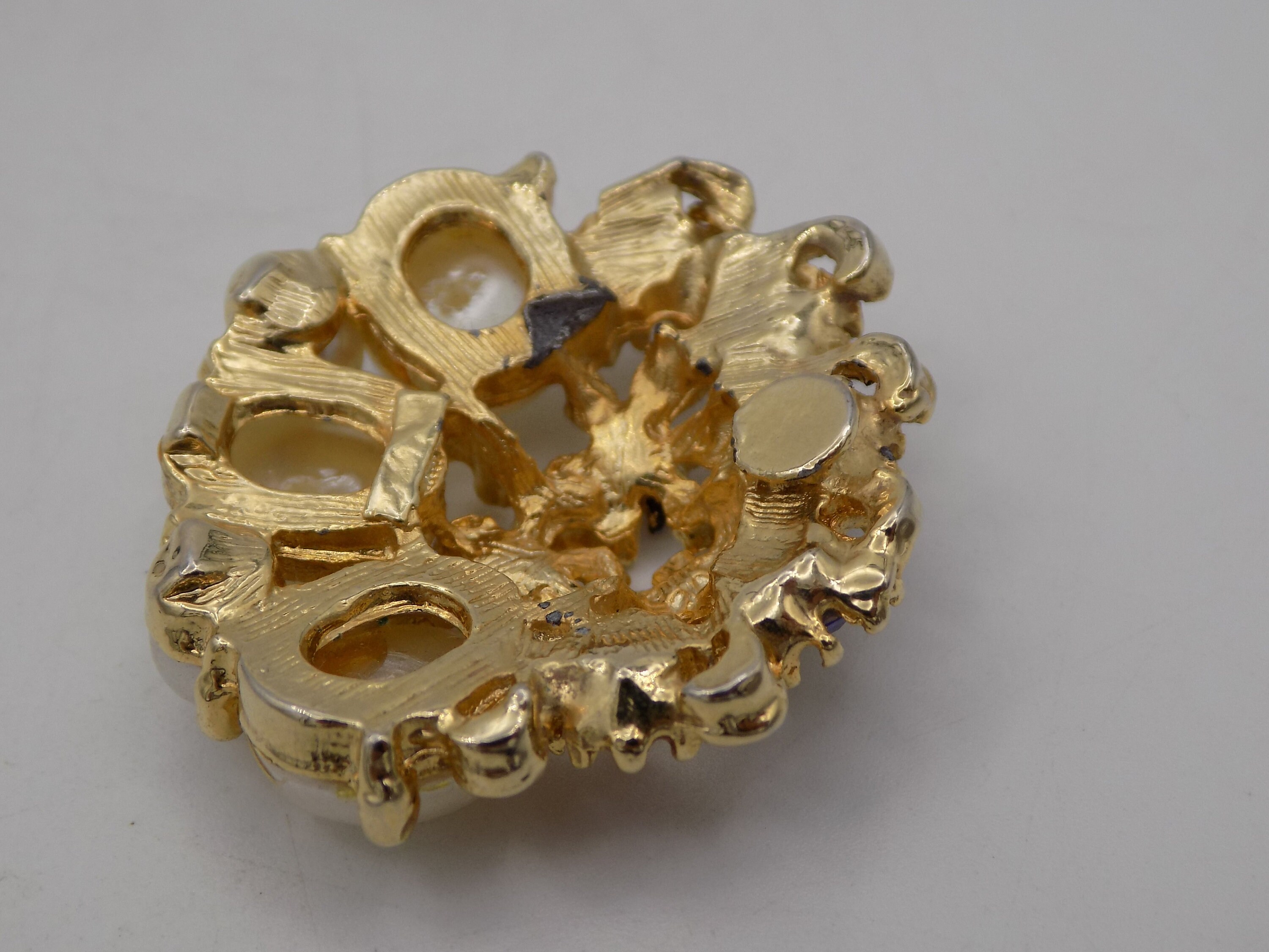 Pendentif Doré Avec Pierre Mauve Translucide - Forme Poire, Occasion Bon état