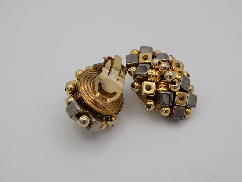 Pair of Clip earrings and beads Art Deco shape heart Vintage resin gift Paris Vintage. Vintage plated gold