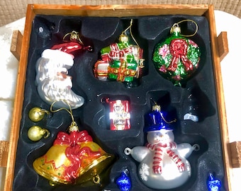 Vintage Thomas Pacconi Classics Museum Series Christmas Glass