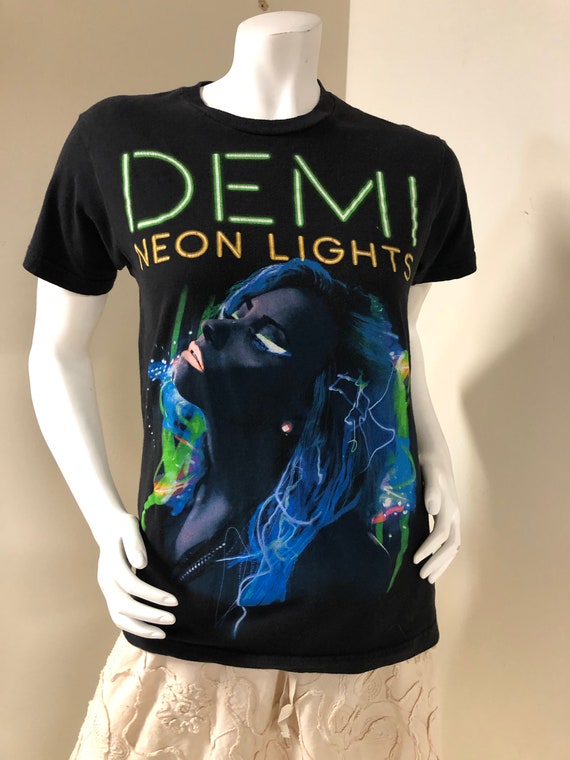 Genuine Lovato Concert T-shirt - Etsy