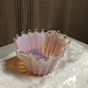 Fostoria Heirloom Opalescent Soft Pink Crimped Bowl