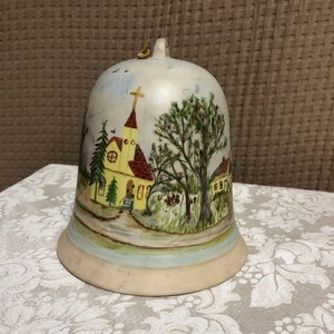 Gran campana de barro