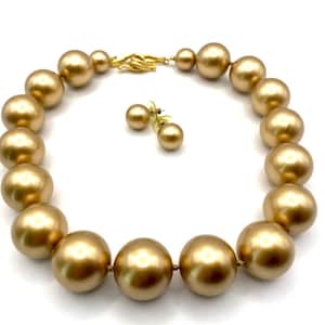 Vintage set Gold colour Beads Necklace Choker and Earring. Gorgeous .Stylish. Elegant. Timeless.