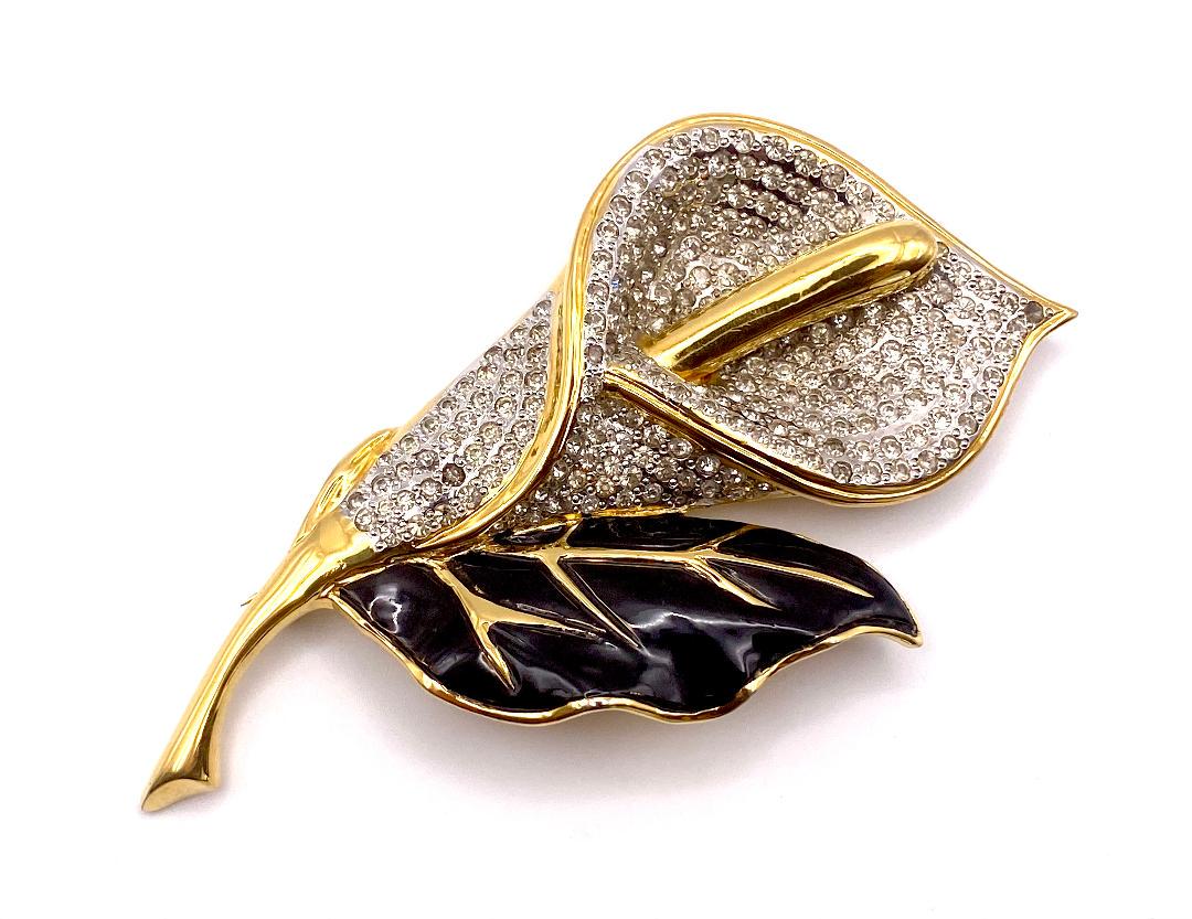 VALENTINO Garavani Authentic  Oversized Crystals Enamel Flower Brooch. Made in Italy. Rare.Gorgeous .Designer.Vintage. Collectible.Timeless