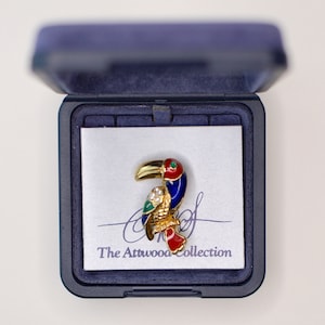 A&S Attwood and Sawyer Toucan 22 ct Gold Plated Red Green Blue Enamel and round cut Swarovski sparkly crystals Bird Pin In Original box.