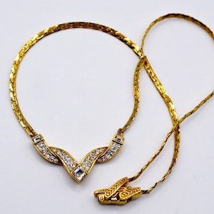 A&S Attwood Sawyer 22 ct Gold Plated with Swarovski sparkly crystals 1980s Elegant necklace choker. Signed .