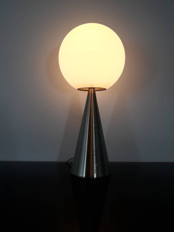 Italian modernism desk lamp design Gio Ponti 1931 Italian modernism desk lamp design Gio Ponti 1931