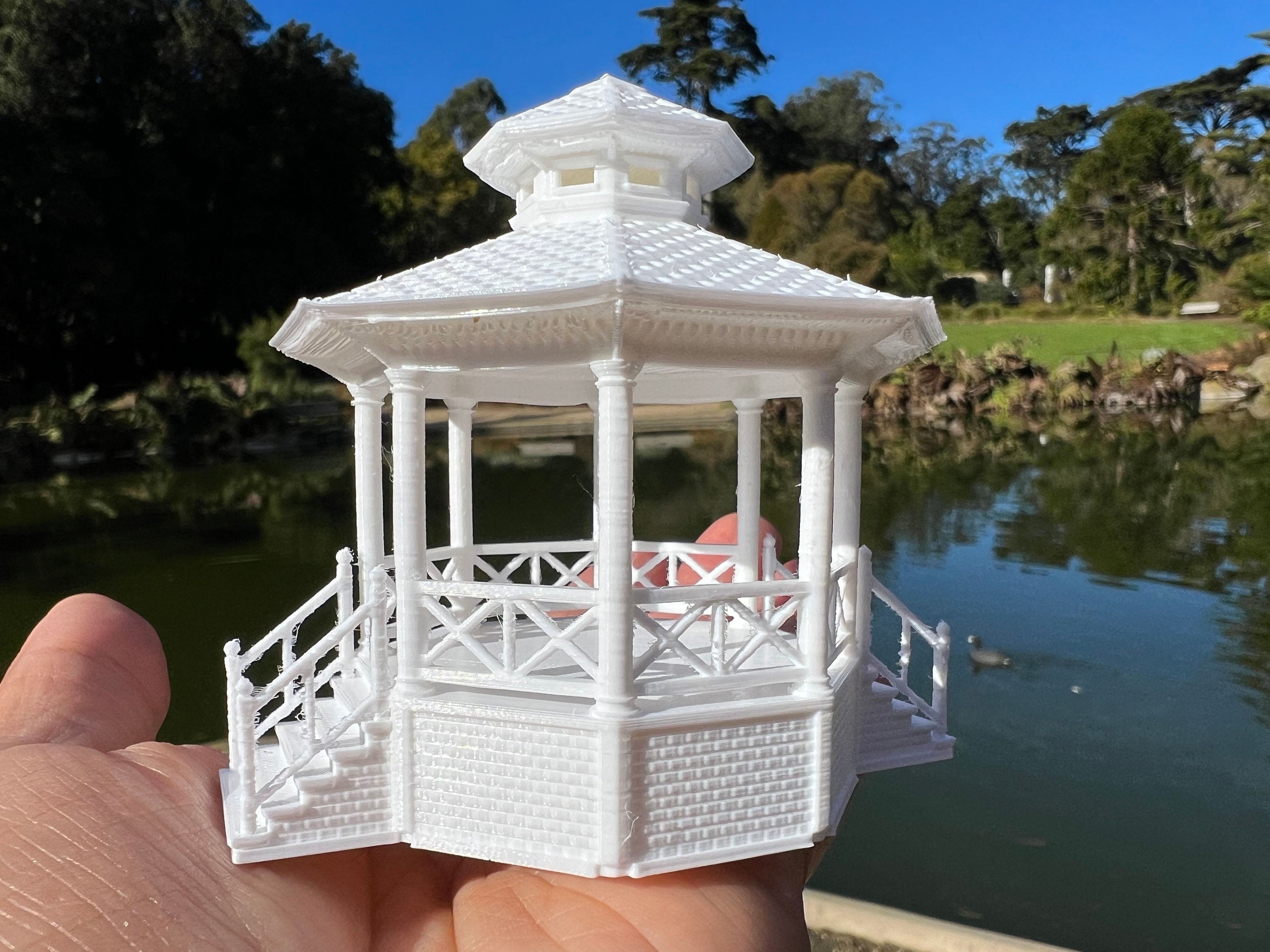 Miniature Opening White Ho-scale Stars Hollow Gazebo Victorian Built