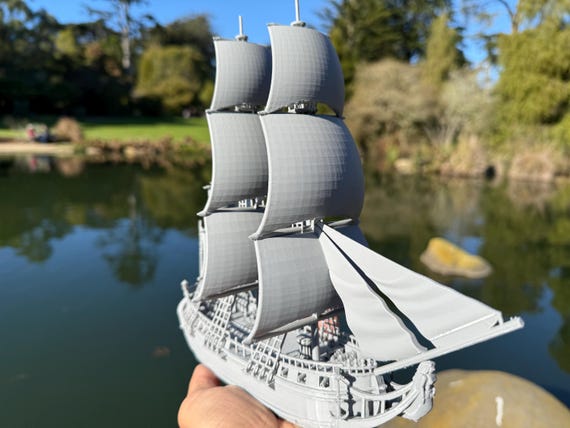 Miniature N-scale Sailing Ship Columbia With Sails and Cannons